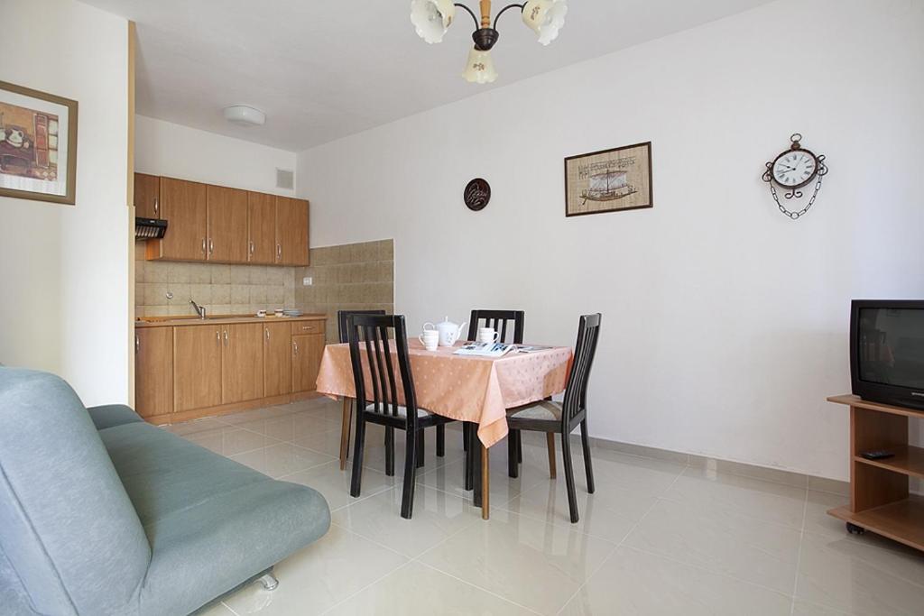 Apartments With A Parking Space Rabac, Labin - 7622 Exteriör bild