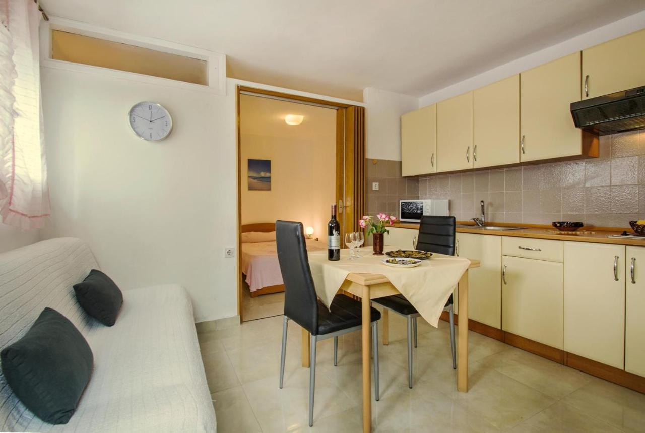 Apartments With A Parking Space Rabac, Labin - 7622 Exteriör bild