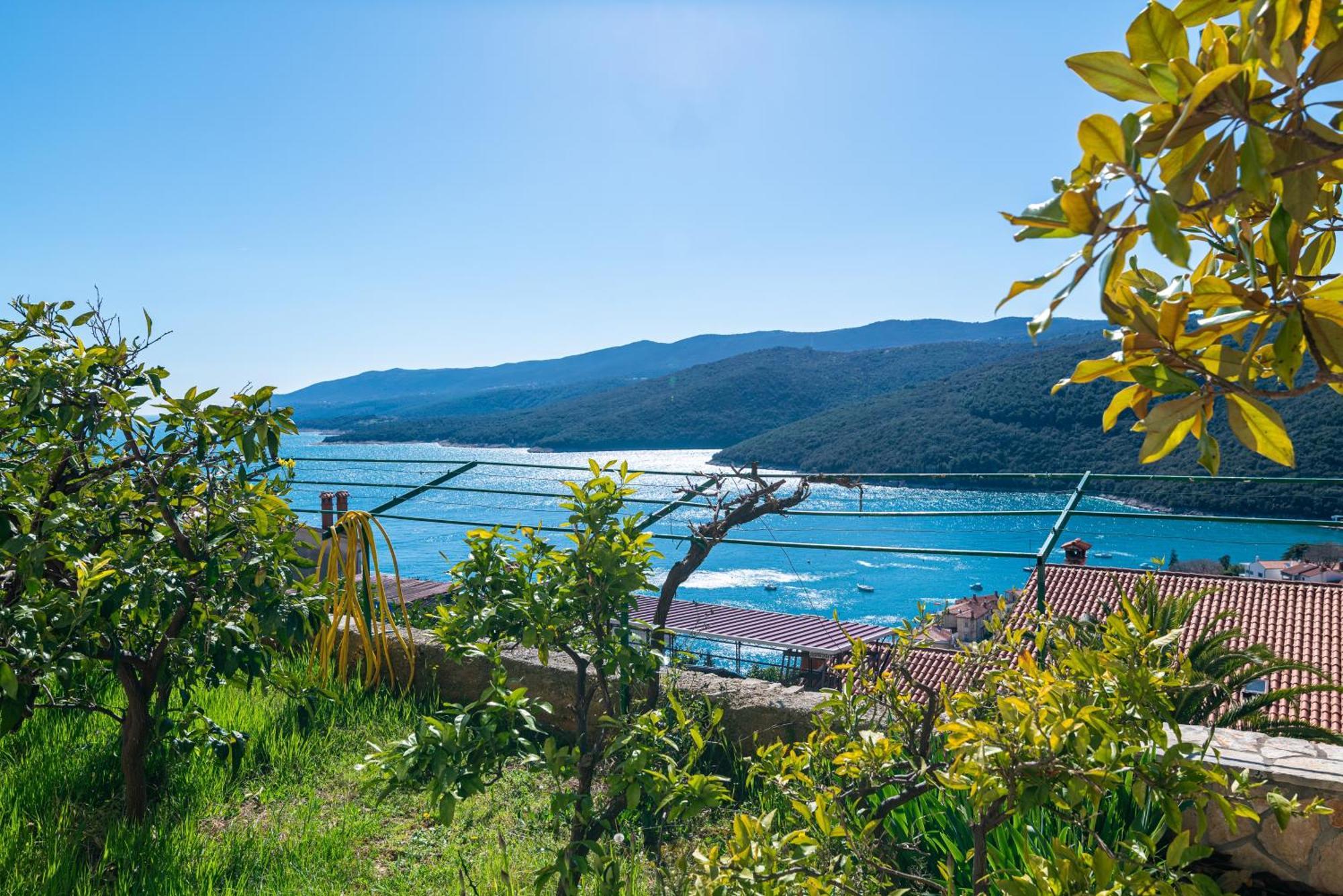 Apartments With A Parking Space Rabac, Labin - 7622 Exteriör bild